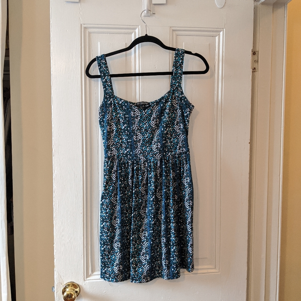 Floral mini dress with sweetheart neckline